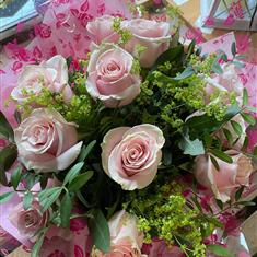 Pink dozen roses